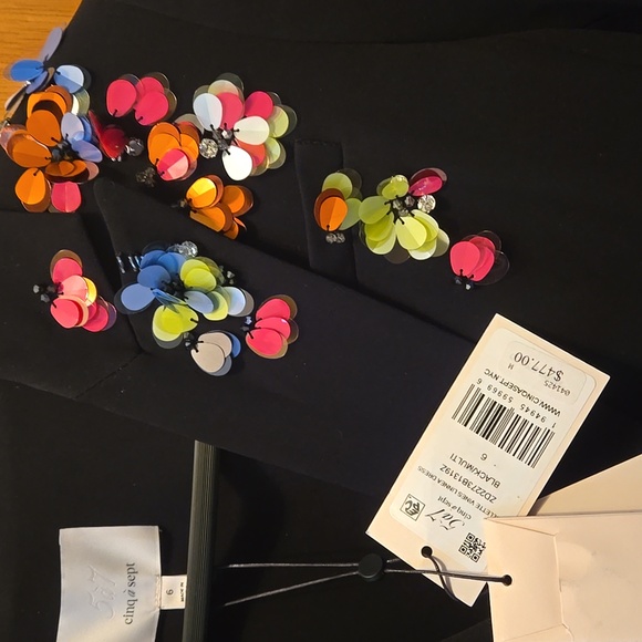 Elegant Blazer Dress with Colorful Floral Accents - Picture 10 of 12